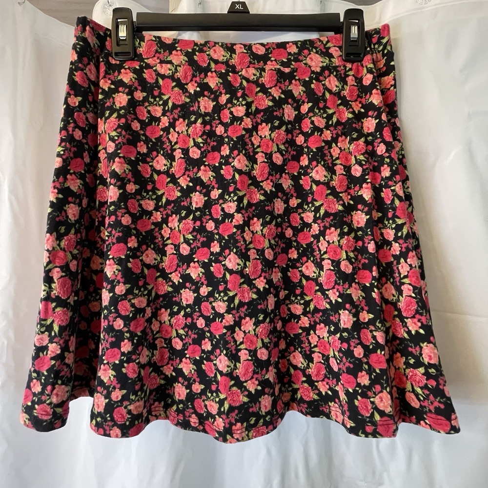 Active USA Women Skirt Sz L Flowy Rose Print A-Line Skater 90s Y2K‎ Boho Vampy